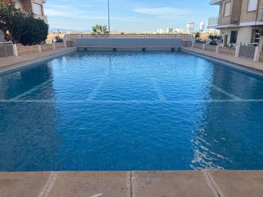 Coqueto Apartamento De Playa Con Piscina Y Terraza Valencia Eksteriør bilde